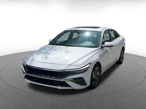 2025 Hyundai ELANTRA SEL