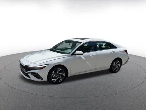 2025 Hyundai ELANTRA SEL