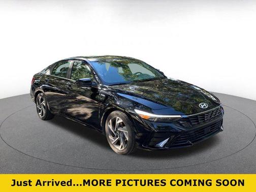 2025 Hyundai ELANTRA SEL