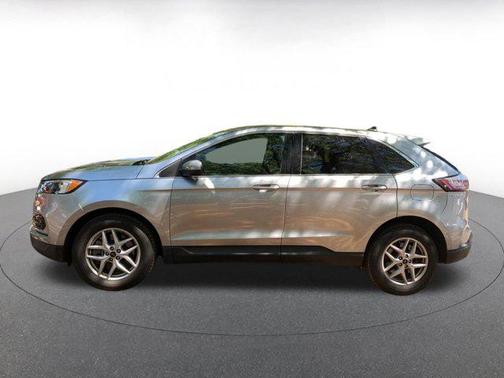 Iconic Silver Metallic 2024 Ford Edge SEL