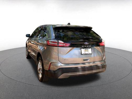 Iconic Silver Metallic 2024 Ford Edge SEL
