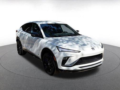 Summit White 2025 Buick Envista Sport Touring FWD