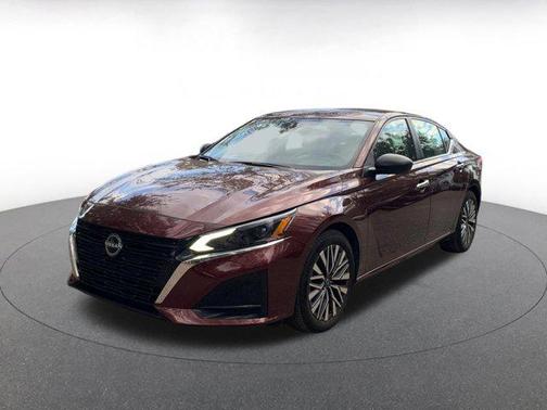 2025 Nissan Altima SV FWD