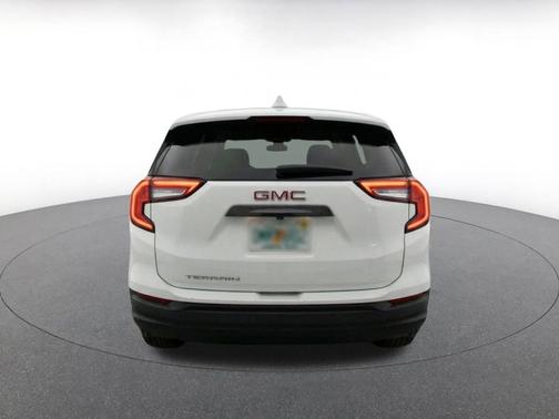 Summit White 2024 GMC Terrain SLE