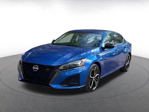 2025 Nissan Altima SR FWD