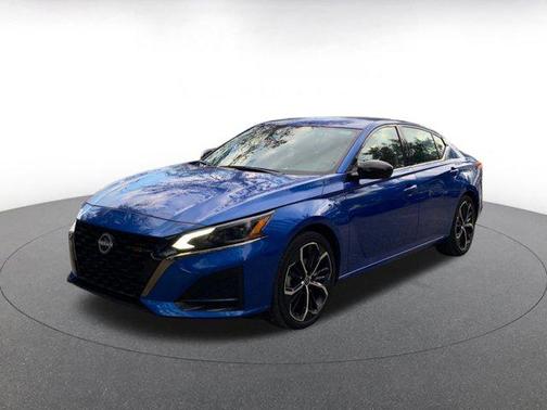 2025 Nissan Altima SR FWD