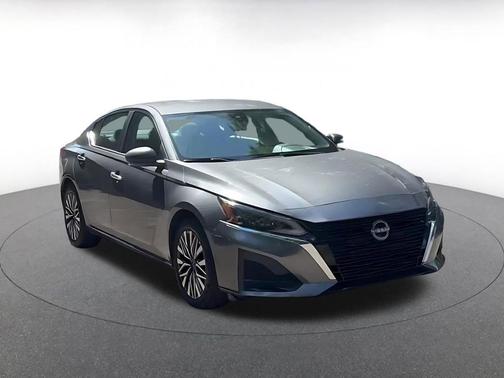 Gun Metallic 2025 Nissan Altima SV FWD