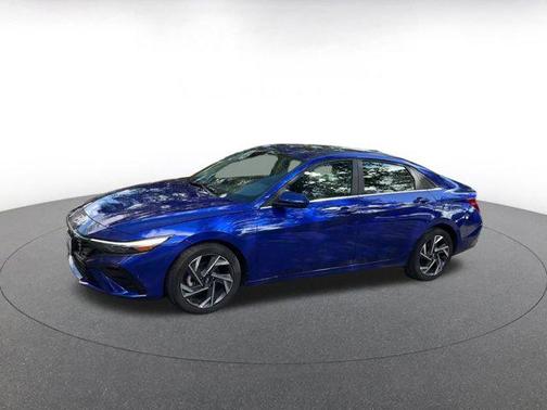 2025 Hyundai ELANTRA SEL