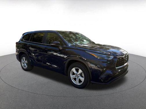 2025 Toyota Highlander LE