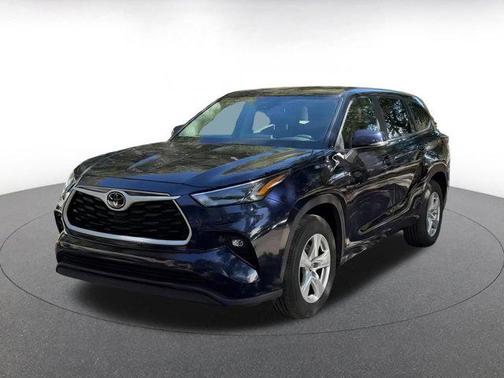 2025 Toyota Highlander LE