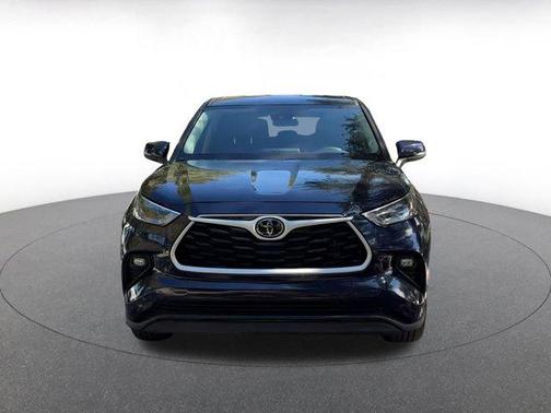 2025 Toyota Highlander LE