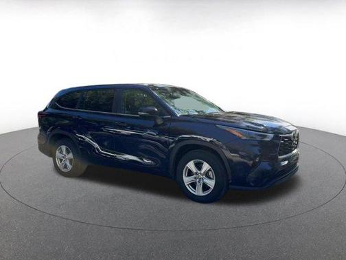 2025 Toyota Highlander LE