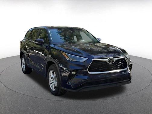 2025 Toyota Highlander LE