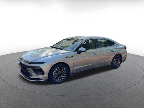 2025 Hyundai SONATA Hybrid SE