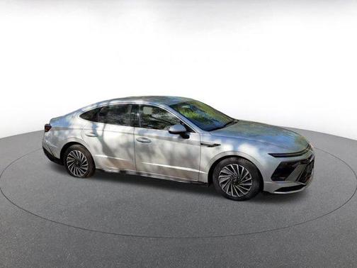 2025 Hyundai SONATA Hybrid SE