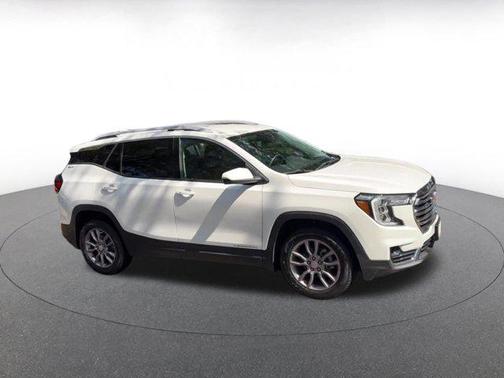 Summit White 2024 GMC Terrain SLT