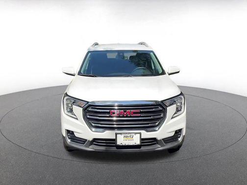 Summit White 2024 GMC Terrain SLT