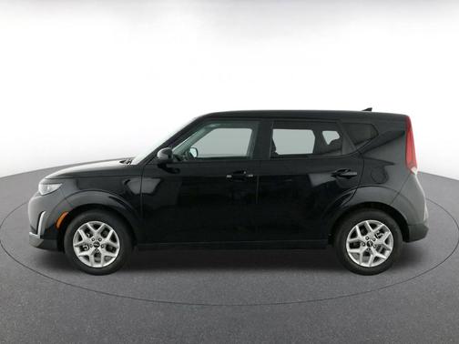 Fusion Black 2025 Kia Soul LX