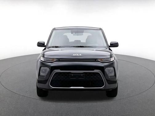 Fusion Black 2025 Kia Soul LX