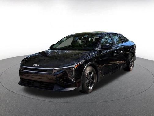 Aurora Black Pearl 2025 Kia K4 LXS