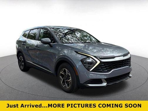 Everlasting Silver 2025 Kia Sportage LX