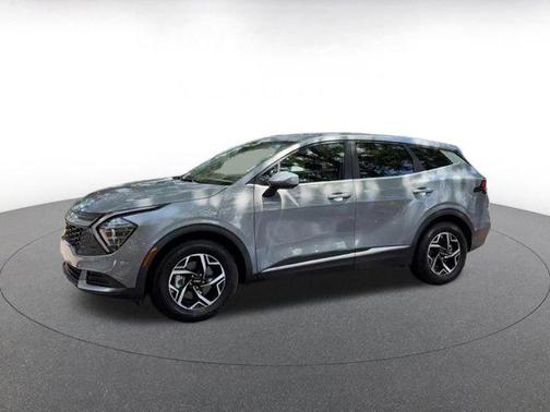 Everlasting Silver 2025 Kia Sportage LX