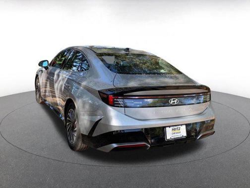 Aero Silver 2025 Hyundai SONATA Hybrid SE