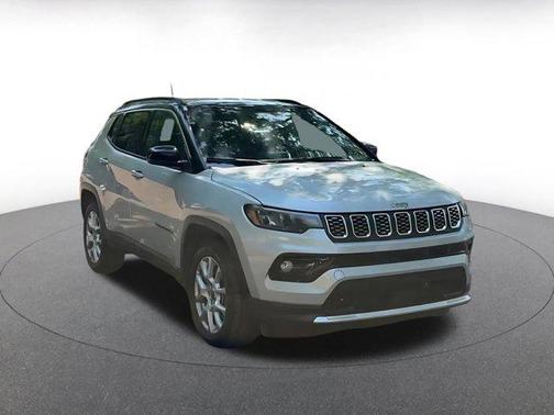 Silver Zynith Metallic Clearcoat 2025 Jeep Compass Limited