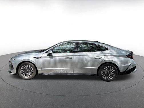 Aero Silver 2025 Hyundai SONATA Hybrid SE