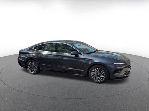 2025 Hyundai SONATA Hybrid SE