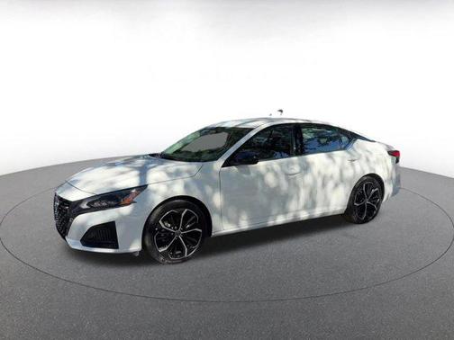 2025 Nissan Altima SR FWD