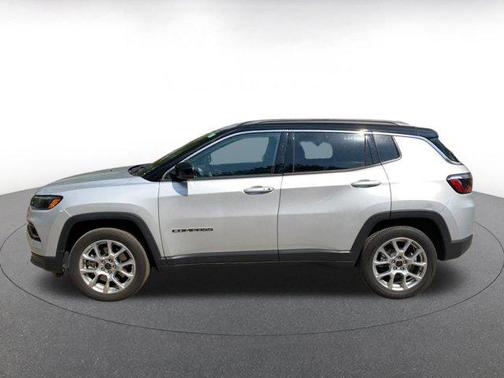 Silver Zynith Metallic Clearcoat 2025 Jeep Compass Limited