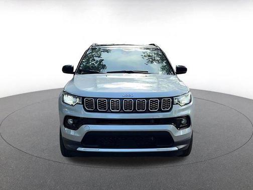 Silver Zynith Metallic Clearcoat 2025 Jeep Compass Limited