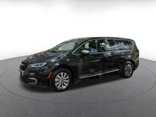 2023 Chrysler Pacifica Hybrid Limited