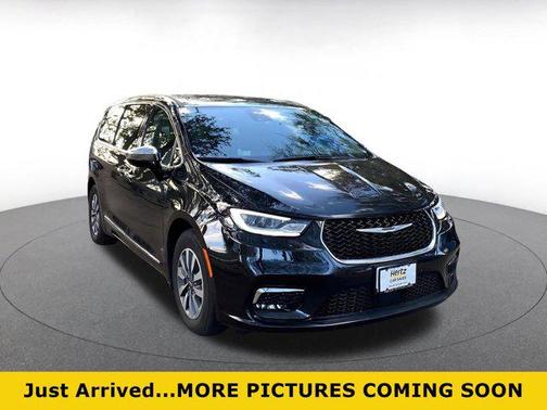 2023 Chrysler Pacifica Hybrid Limited
