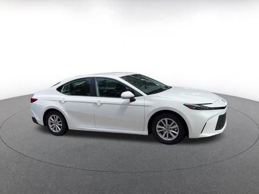 Ice Cap 2025 Toyota Camry LE