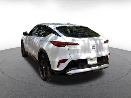 Summit White 2025 Buick Envista Sport Touring FWD