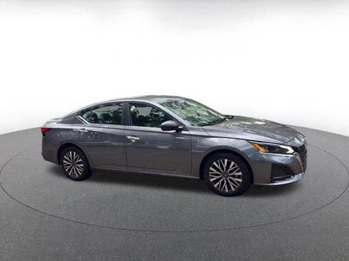 Gun Metallic 2025 Nissan Altima SV FWD