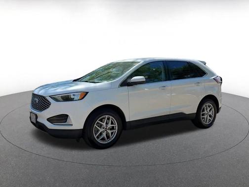 White 2024 Ford Edge SEL