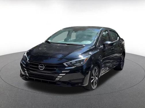 Super Black 2025 Nissan Versa 1.6 SV
