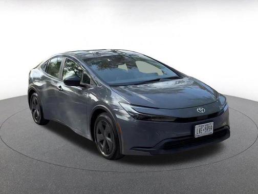 2025 Toyota Prius LE