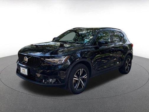 2024 Volvo XC40 CORE