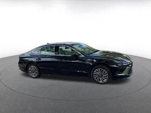 2024 Hyundai SONATA Hybrid SE