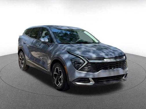 Everlasting Silver 2025 Kia Sportage LX