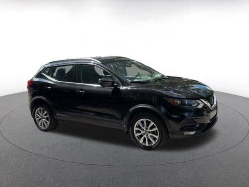2022 Nissan Rogue Sport SV