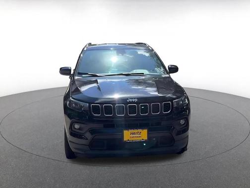 Diamond Black Crystal Pearlcoat 2025 Jeep Compass Latitude