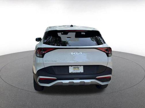 Glacial White Pearl 2025 Kia Sportage LX