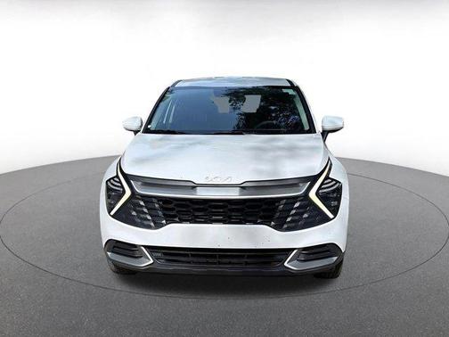 Glacial White Pearl 2025 Kia Sportage LX