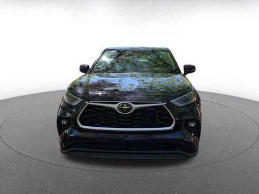 2025 Toyota Highlander LE