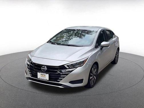 Brilliant Silver Metallic 2025 Nissan Versa 1.6 SV